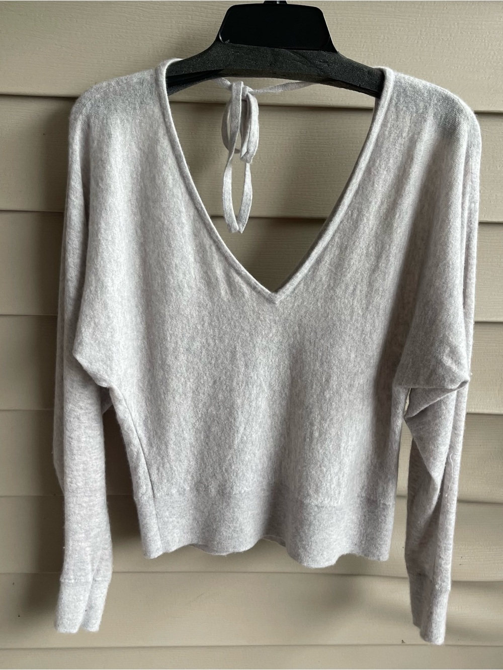 Club Monaco 100% Cashmere Dolman Sleeve Deep V Neck Sweater Light Grey Luxury